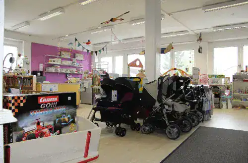 Innenansicht der Kleiderbörse und Laden in Bellach